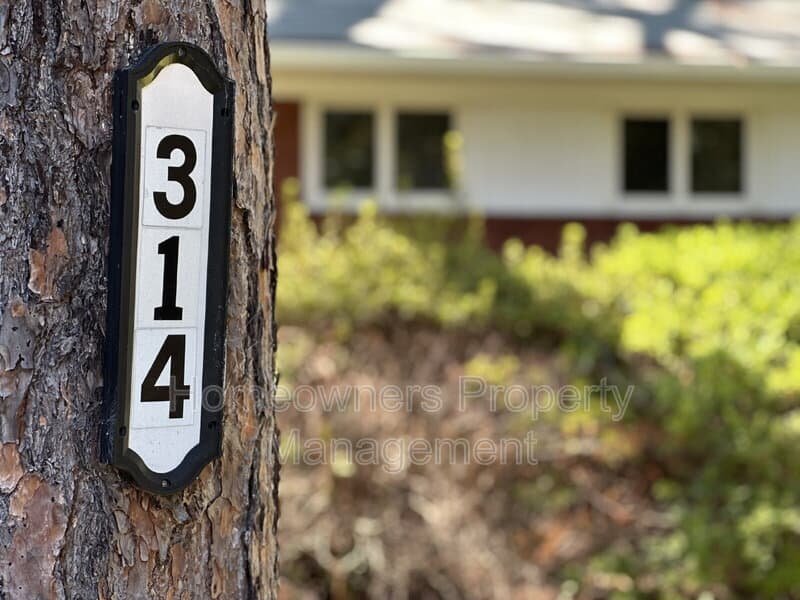 Fayetteville House: 314 Westview Drive
