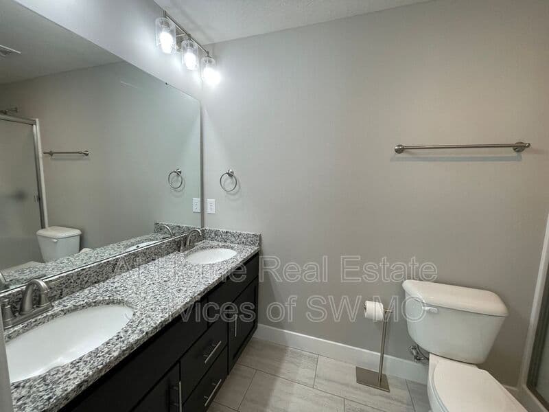Republic House: 663 N Century Ave