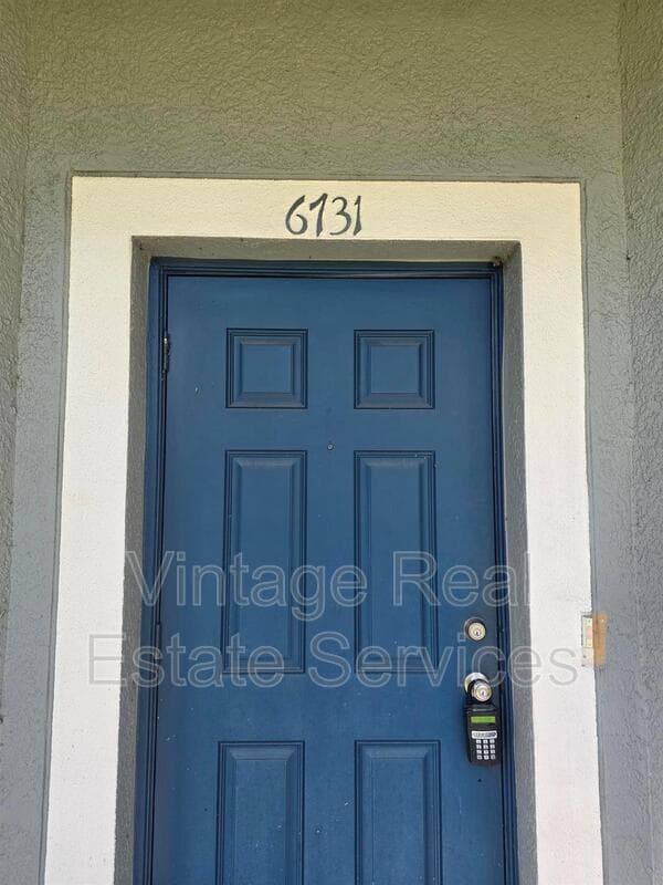 Gibsonton House: 6731 Lake Rochester Ln