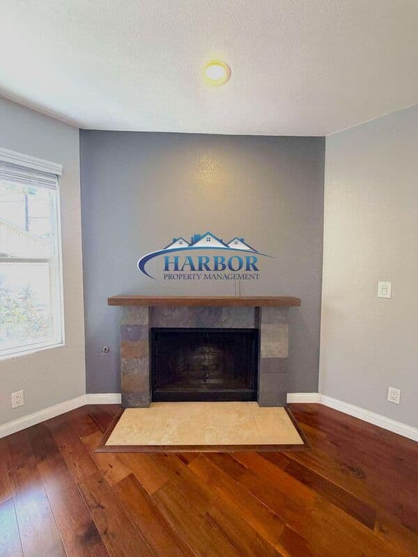 Long Beach Townhome: 533 Walnut Avenue