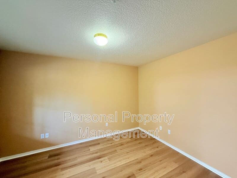 Vancouver Condo: 2766 E McLoughlin Blvd