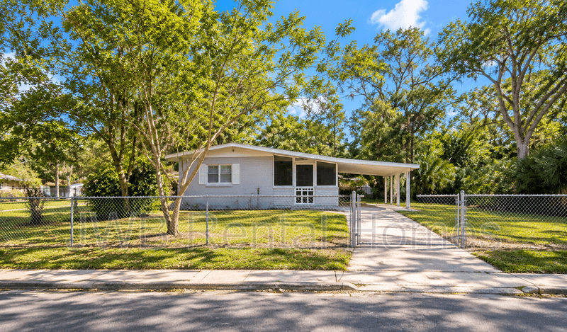 Jacksonville House: 3923 Leonard Cir W