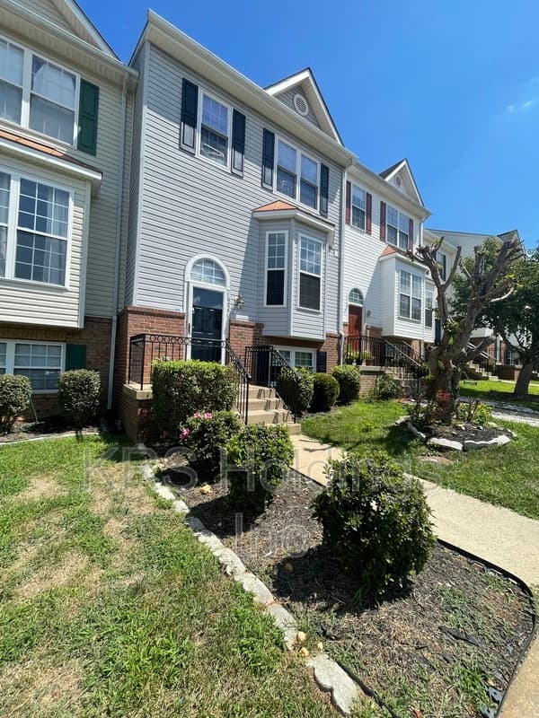 Woodbridge Townhome: 15241 Barnabas Trail