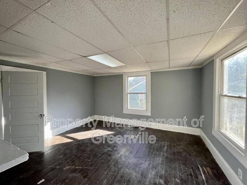 Greenville House: 33 6th Street
