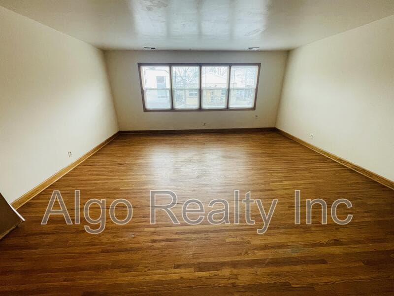Minneapolis Condo: 2419 Plymouth Avenue North - 102