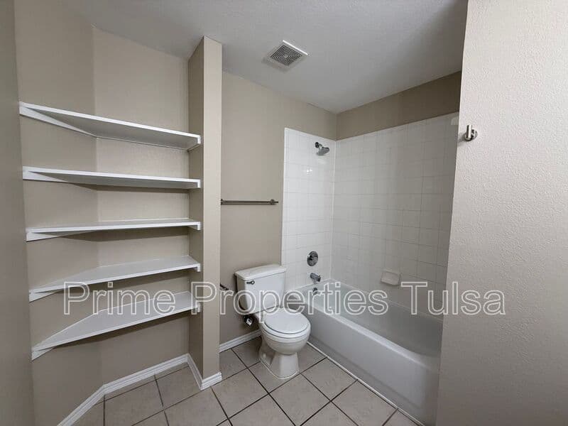 Rockwall House: 2110 Gleaner Drive