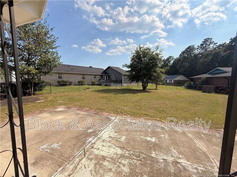 Hope Mills House: 4805 Fellows Ct