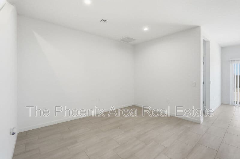 Apache Junction House: 2761 W Seaver Ave