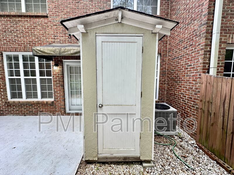 Lexington Townhome: 117 Park Ridge Way