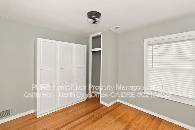 Sebastopol House: 325 Hutchins Ave
