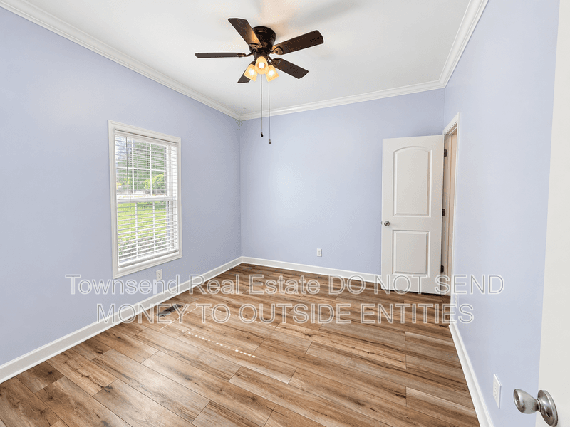Fayetteville House: 3212 Nottinghill Rd.