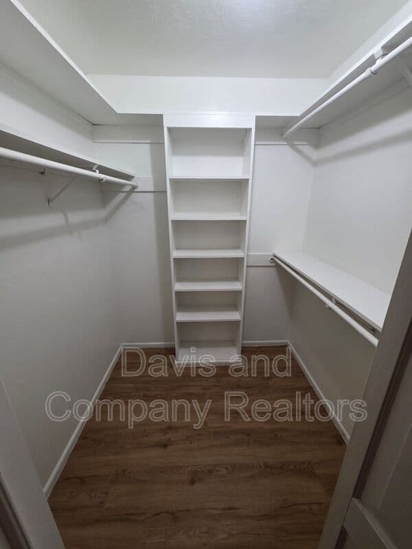 Midland Condo: 3310 Bedford Ave