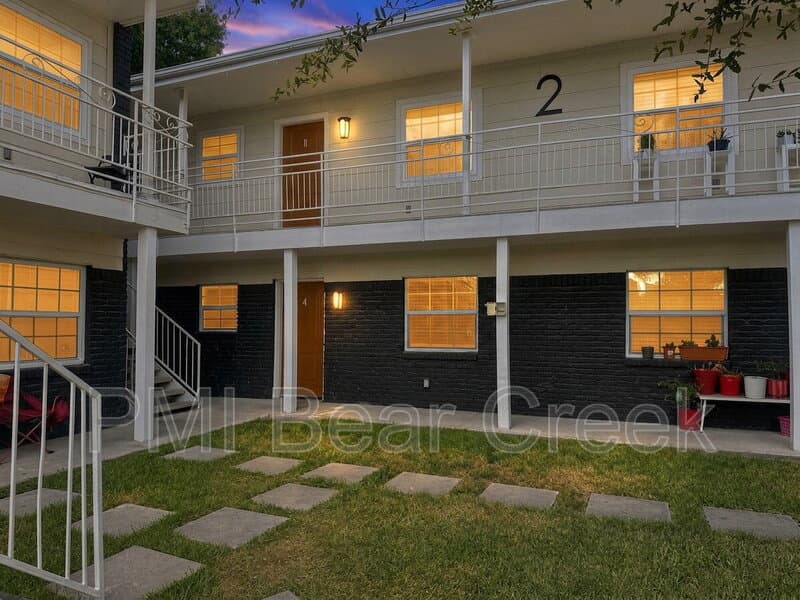 Houston Condo: 1824 Thonig Road