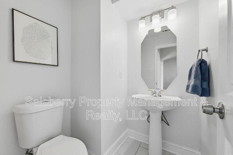 Fort Worth House: 4943 Sunset Ridge Drive
