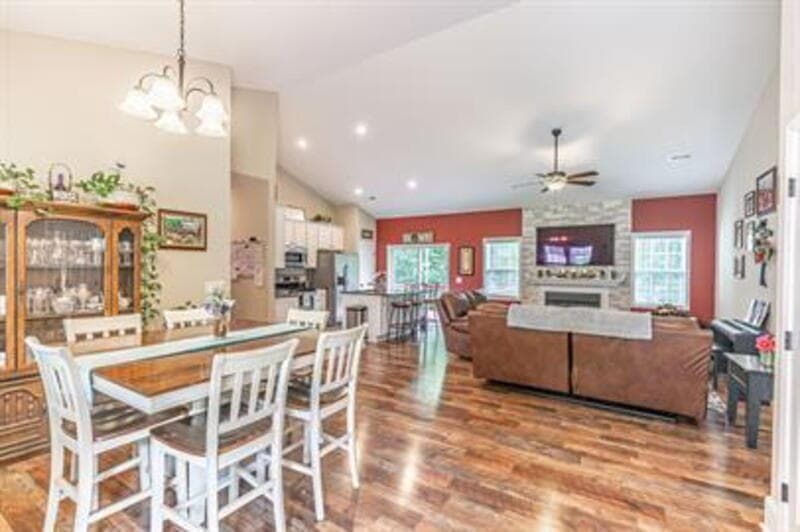 Pinehurst House: 55 Bridle Path Circle