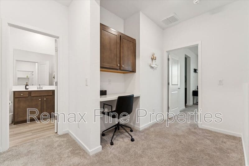 Mesa House: 4803 S Ferric