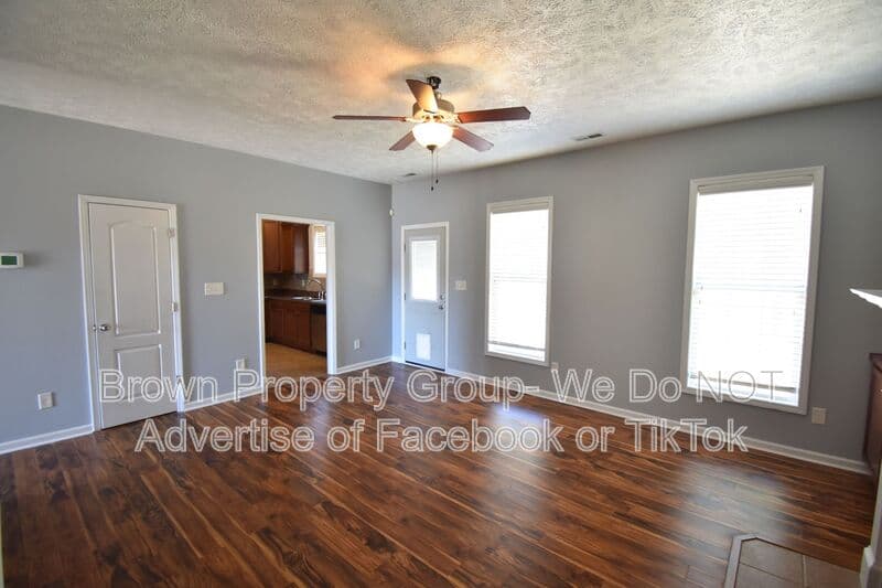 Fayetteville House: 4840 Headwind Drive