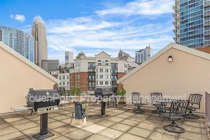 Charlotte Condo: 405 W. 7th Street