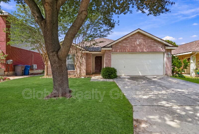 San Antonio House: 7411 Tamburo Trail