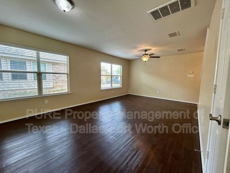 Haslet House: 809 San Miguel Trl