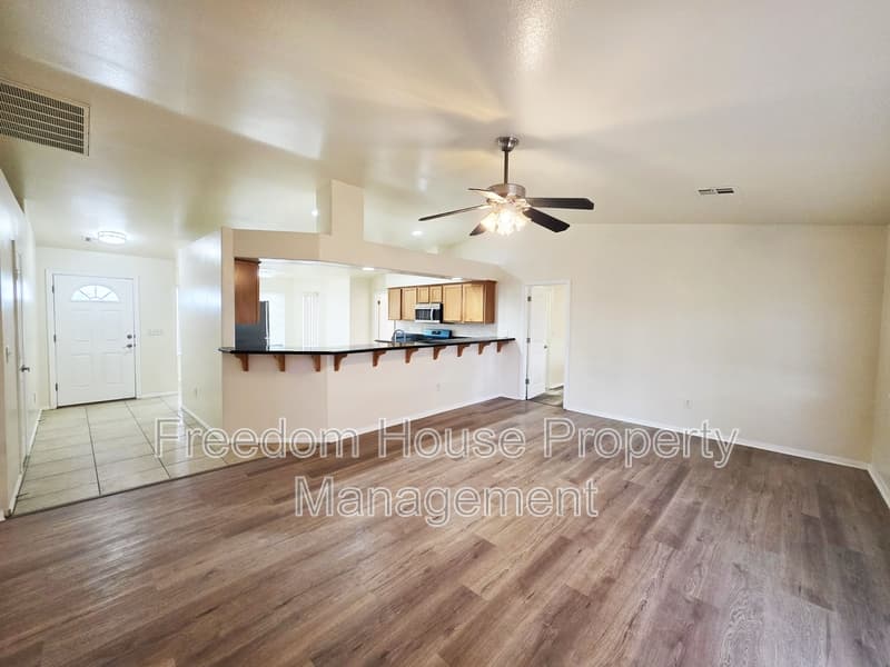 Pahrump House: 701 Mount Charleston Drive