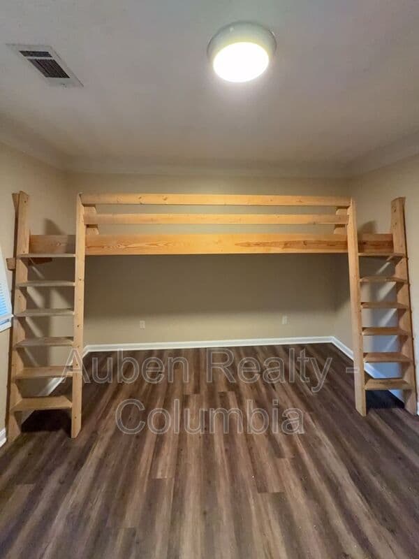 Irmo House: 108 Riverwalk Ct