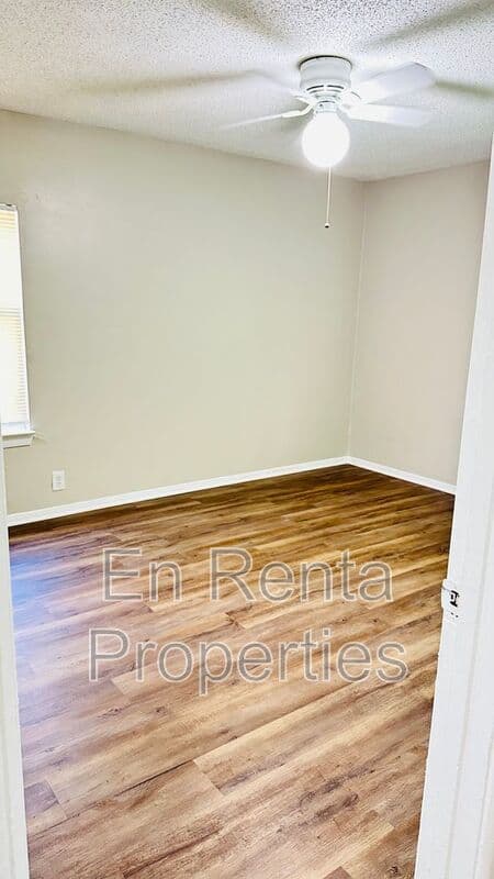 Arlington House: 1621 Connally Terrace