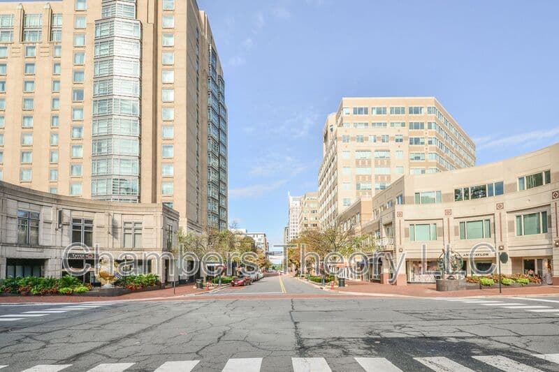 Reston House: 11475 Washington Plz W
