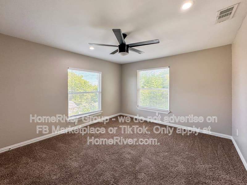 Dallas House: 1124 E 11th St