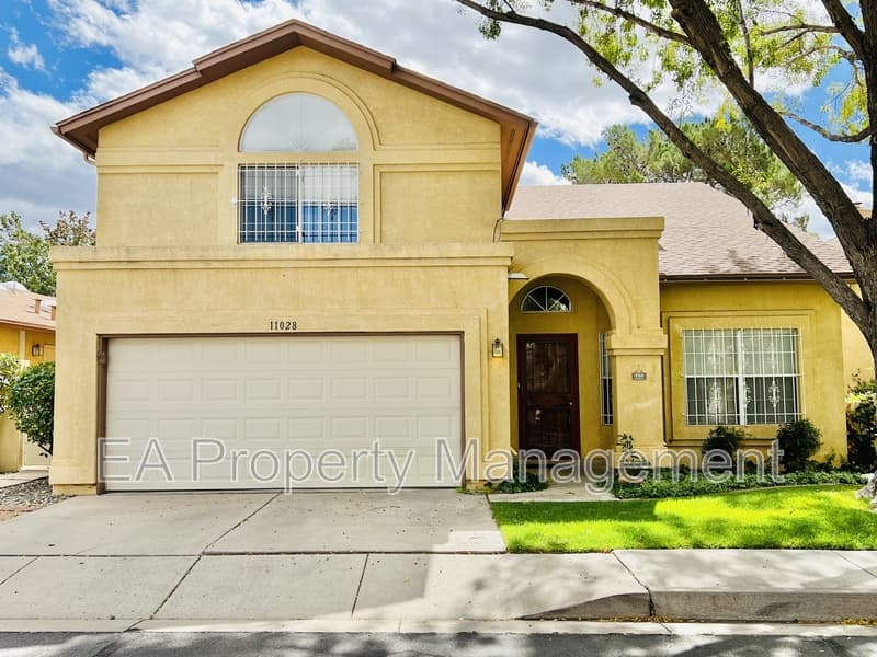 Albuquerque House: 11028 Griffith Park Dr NE