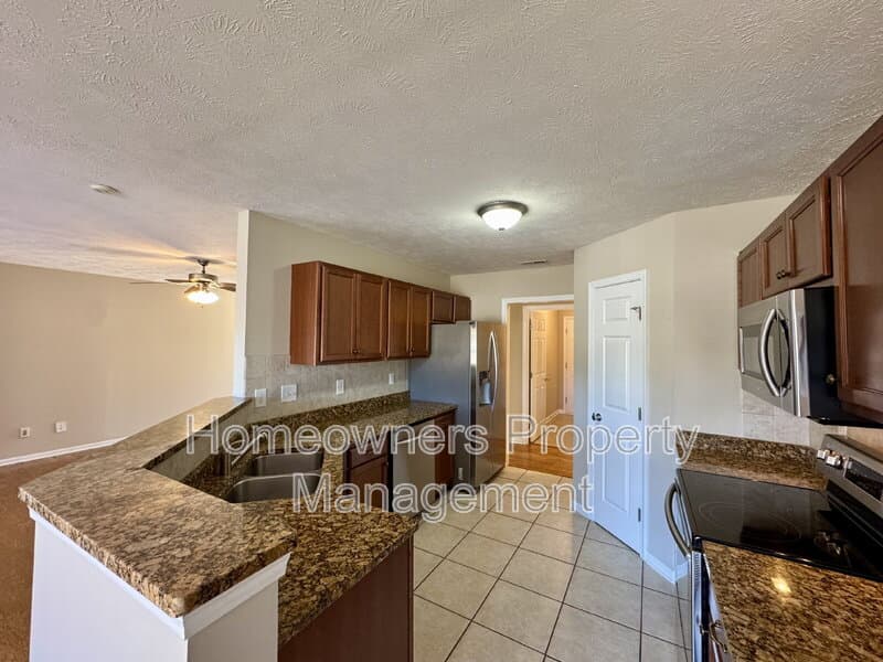 Raeford House: 114 Edisto Ct