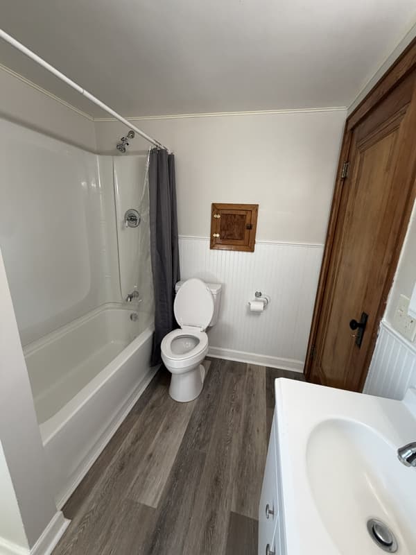 Akron House: 1009 Pardee Avenue