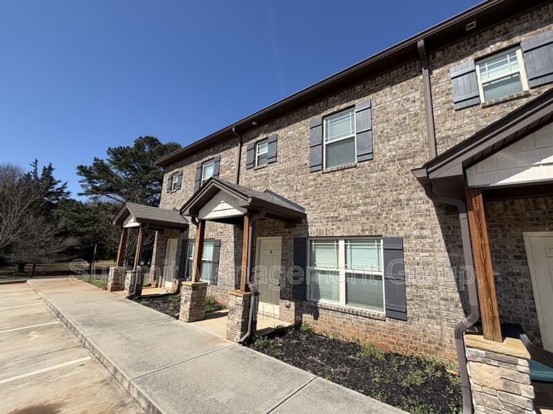 Jackson Condo: 860 S Harkness Street, Unit D