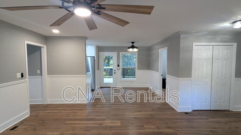 Smyrna House: 2042 Spring Rd SE