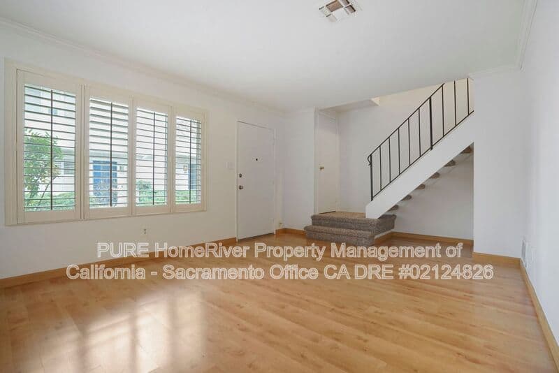 Sacramento House: 8811 Salmon Falls Dr.