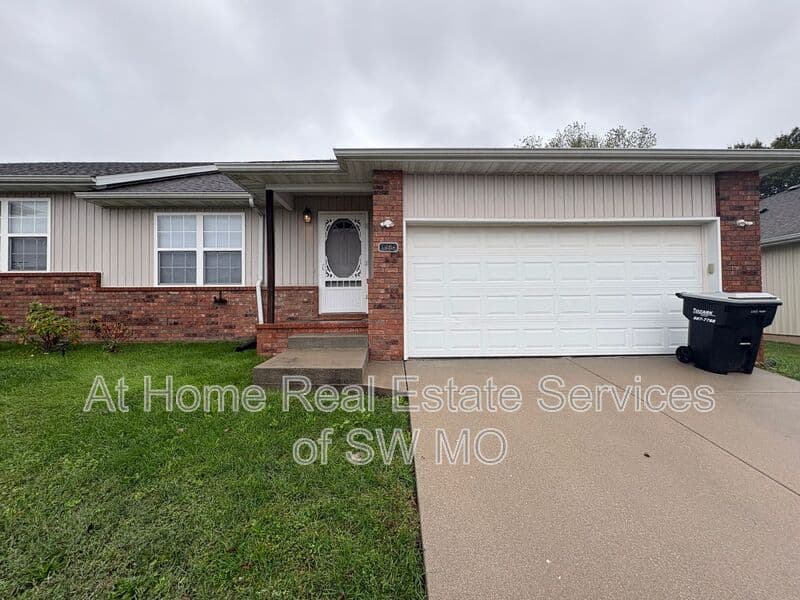 Springfield Condo: 1534 E Kerr