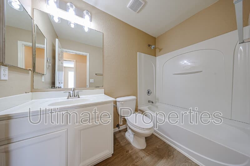 Surprise House: 11911 N 148th Ave