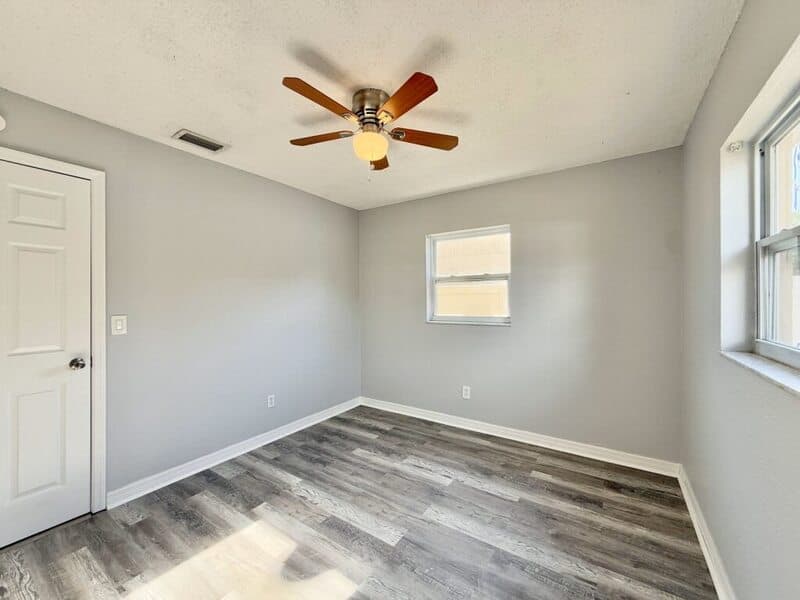 St. Petersburg House: 6943 Buhrley Terrace North