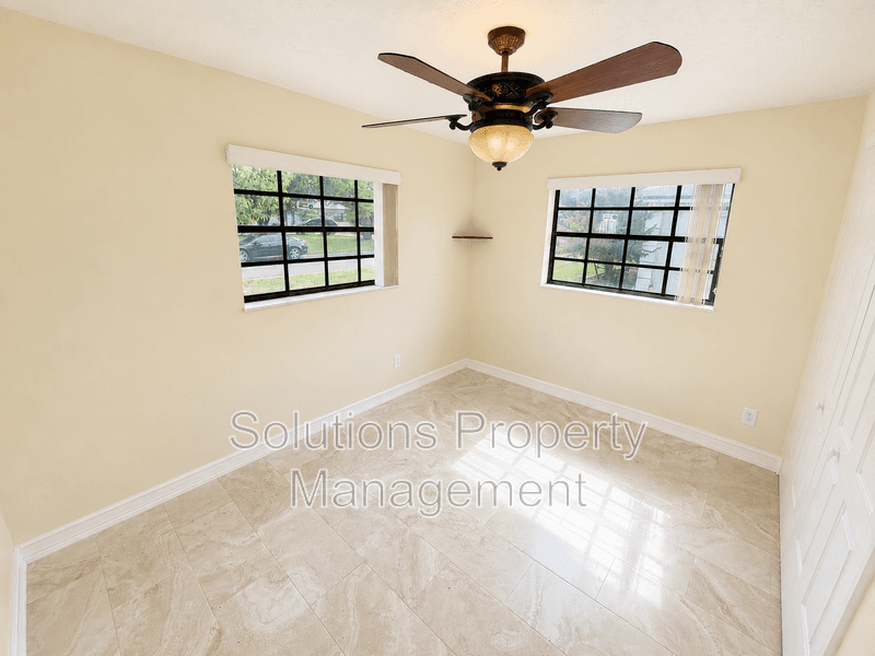 Rockledge House: 974 Golf St