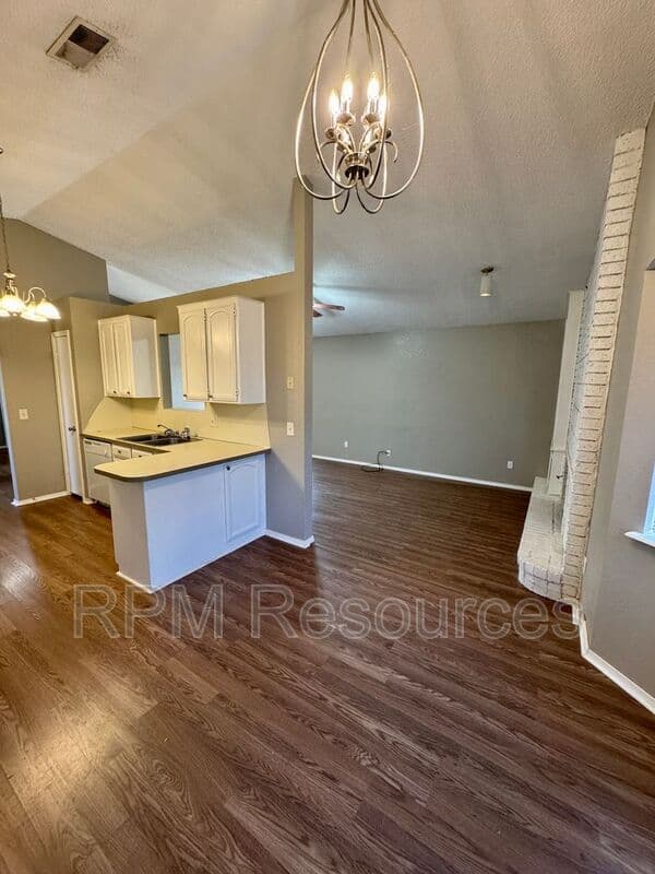 Oklahoma City House: 8317 Woodhue Dr