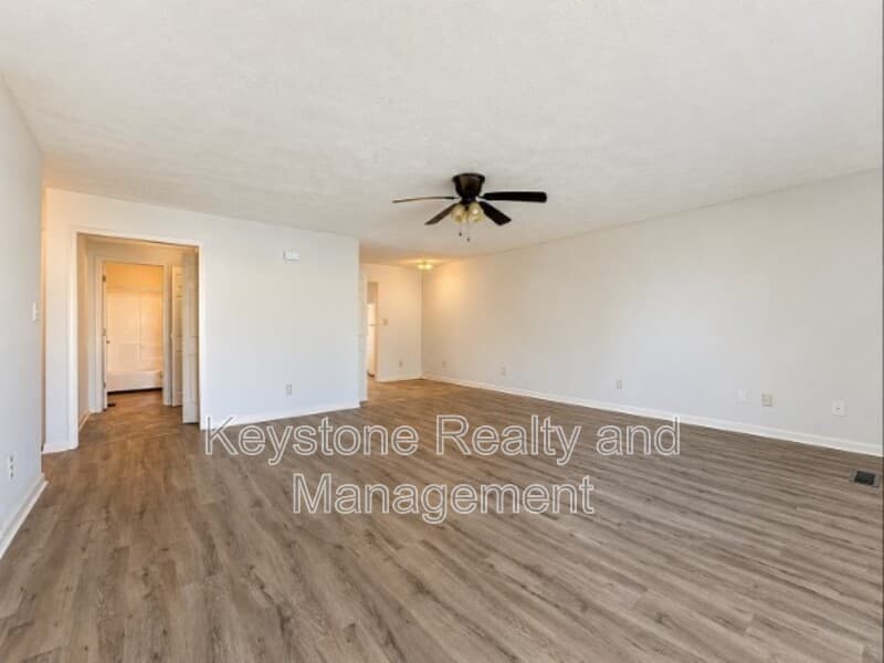 Oak Grove Apartment: 280 Thompsonville Lane