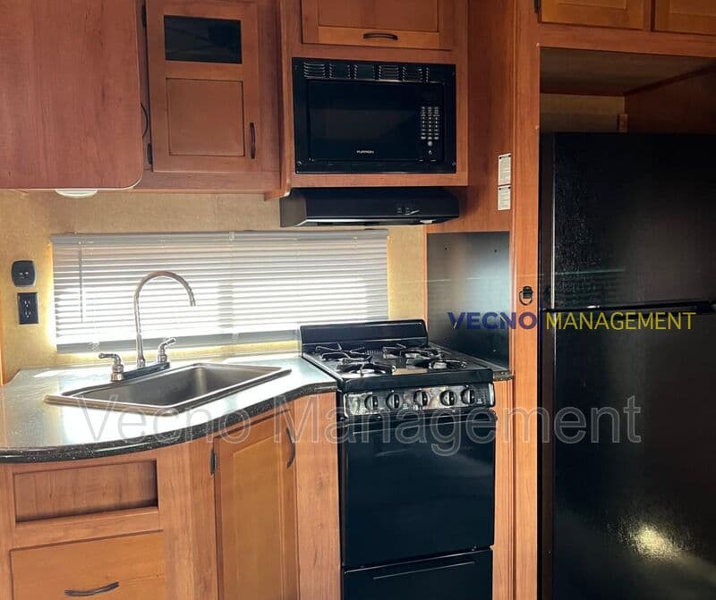 Pearsall House: 1819 County Road 1001 - 17