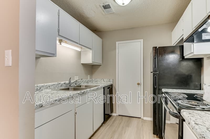 Augusta Condo: 2515 Center West Parkway - 3N