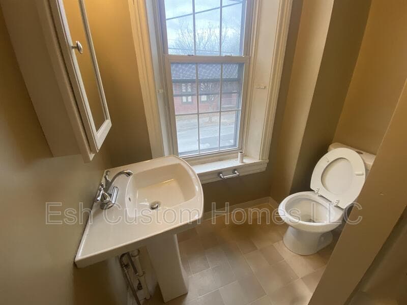 Columbia Condo: 30 North 2nd Street Apt B