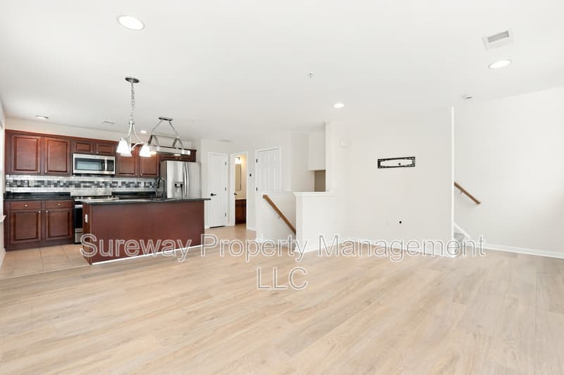 Hamilton Townhome: 1032 Lamberton St