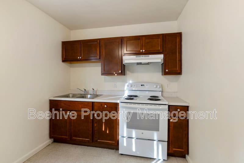 Phoenix House: 1040 N 28th St