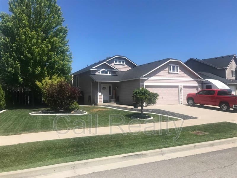 Spokane Valley House: 14609 E Crown Ave