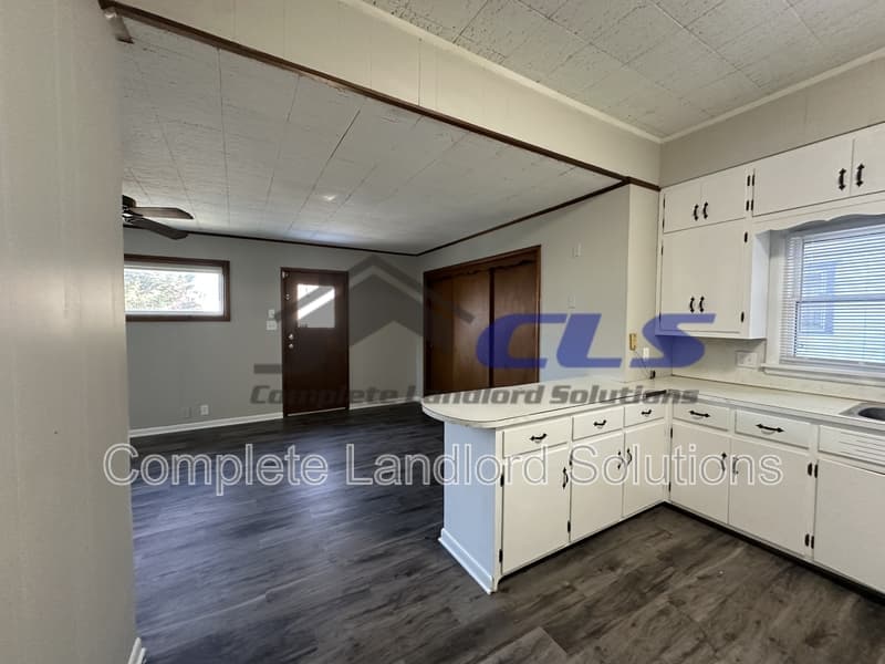 Terre Haute House: 2206 N 11th
