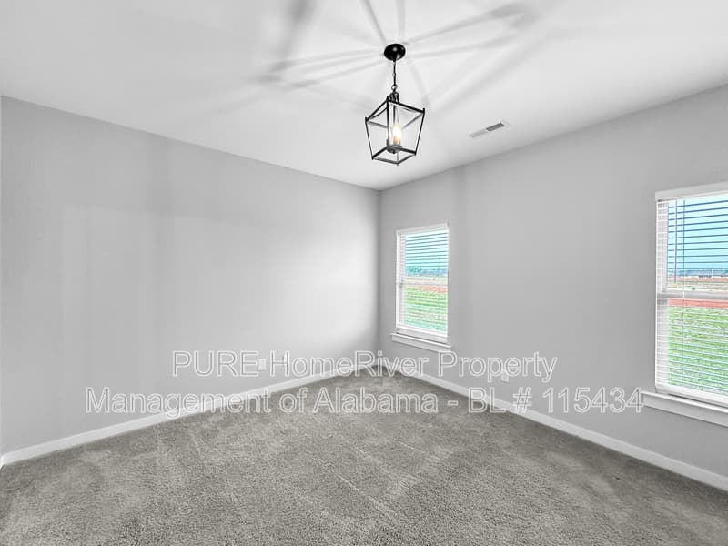 Meridianville House: 215 John Harold Dr