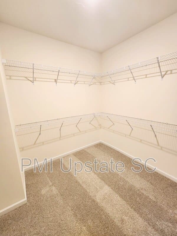 Fountain Inn House: 743 Fountainbrook Ln